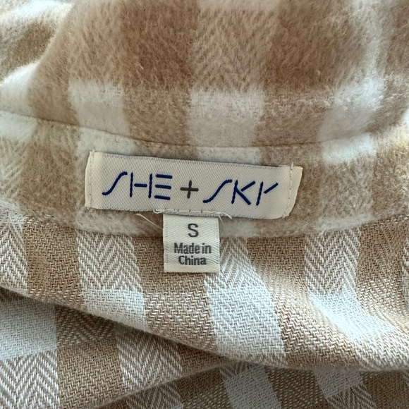 Shacket - Picture 8 of 8